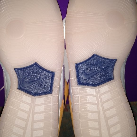 Nike SB DUNK LOW PRO LAKERS - Picture 3 of 3